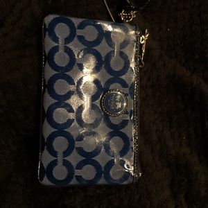Coach Wristlet Poppy